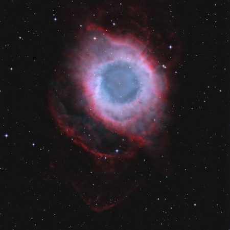 https://apod.nasa.gov/apod/ap140110.html  NGC 7293: The Helix Nebula 700 lichtjaar bij ons vandaan